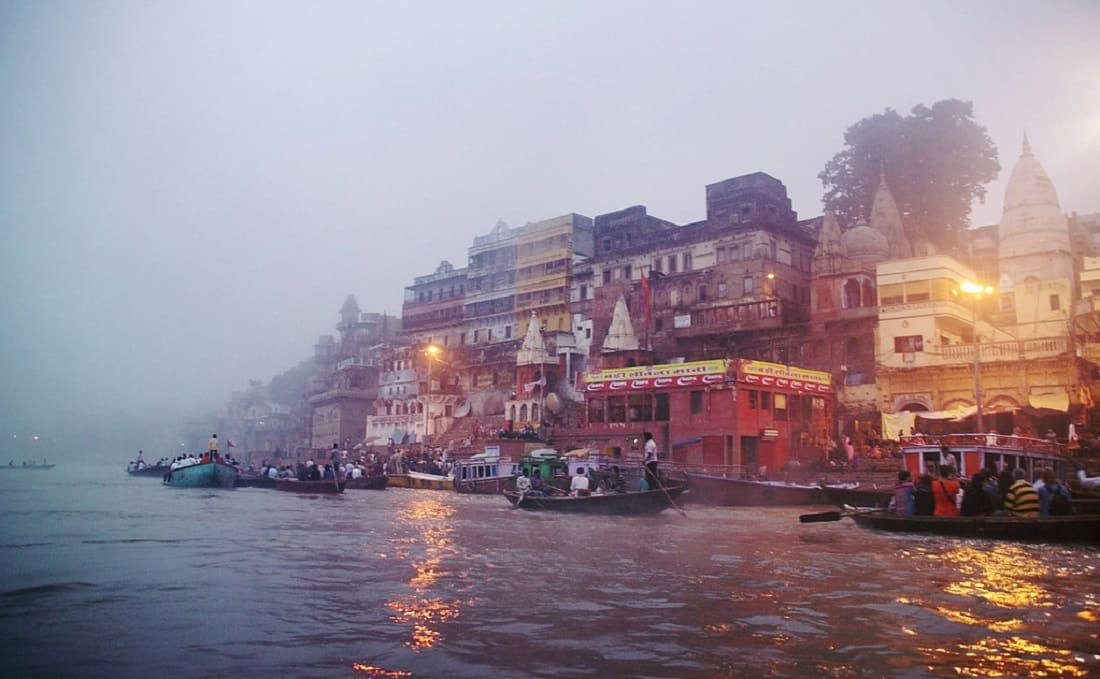 BEST TIME TO VISIT VARANASI, INDIA, TEMPLE AND GHATS